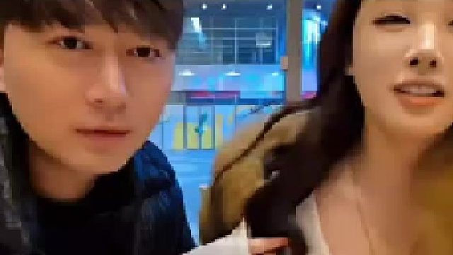 这条金项链真好看