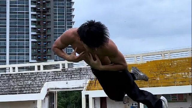 你我生而平凡，只有通过努力慢慢去变强！