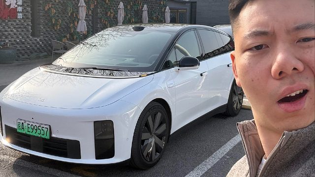 特斯拉车主 开了一下理想i6 人都傻了