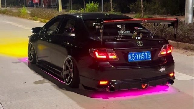 每个人都不同程度的自欺欺人，这就是所谓“妥协”