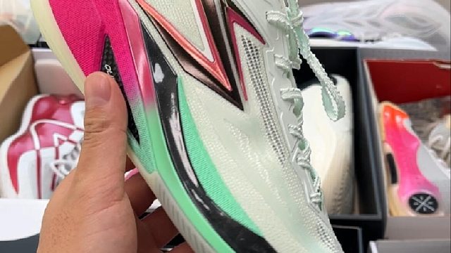 挑战最好跑的球鞋，可能也是性价比最高的