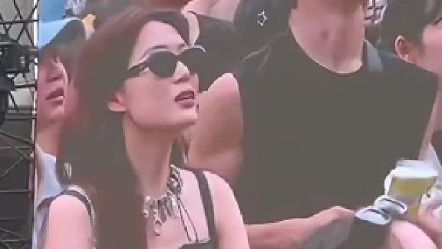 第一次看美女害羞死了