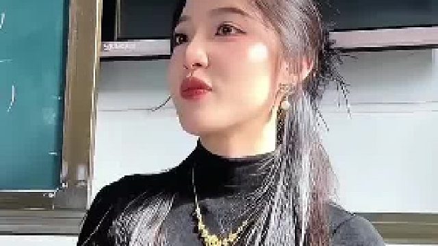 女子晒出当老师一年的变化，“一年而已，谁还能认出我！”