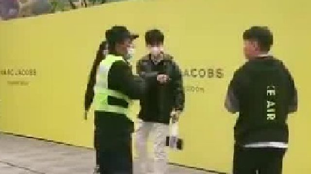 她男朋友不就是小奶狗吗？