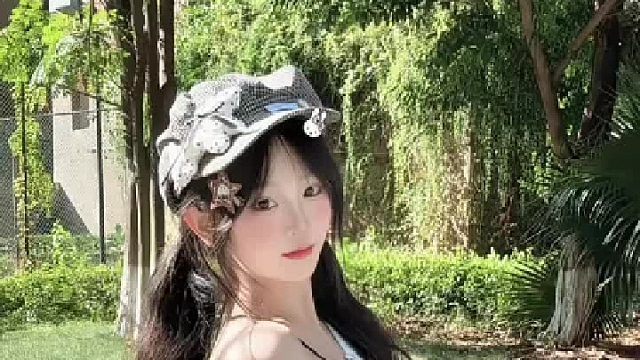 我想和你一起看遍世界，然后回到小城，过平凡日子