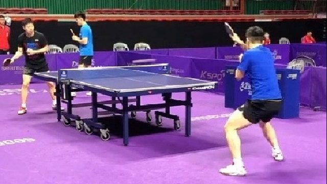 世界顶级冠军赛前打乒乓球热身
