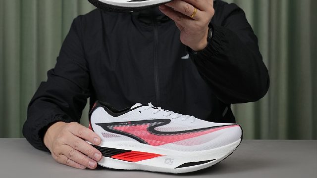 芷境系列最稳一代，还外加后置双驱弹射碳板！？