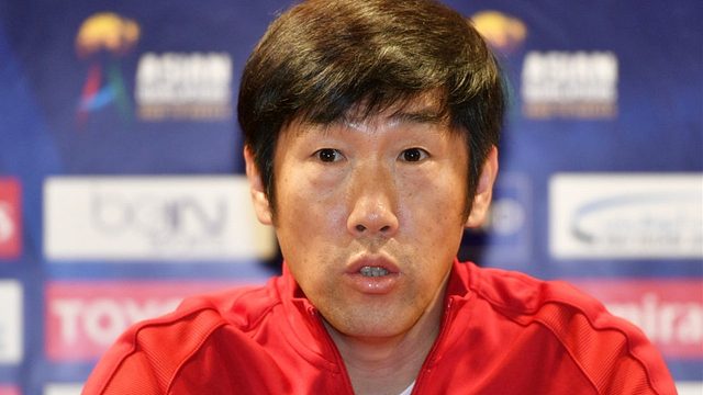 太霸气！高洪波名场面：谈球队输球到底怪教练还是球员？