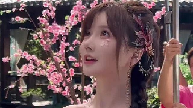 偷偷看你好久了