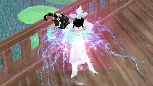 他从来不会聊虚无未来，不画廉价大饼，随口一提的东西他会次次都送到我面前。