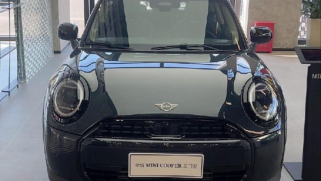 试驾minicooper，听说开这个车的全是小姐姐？