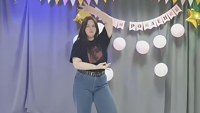 俄罗斯姑娘才艺表演24.03.22_海军(嘎贾)