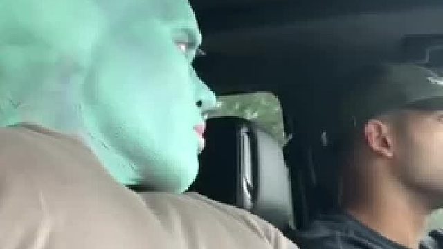 扮成章鱼哥与老公约会，又是折磨社恐老公的一天