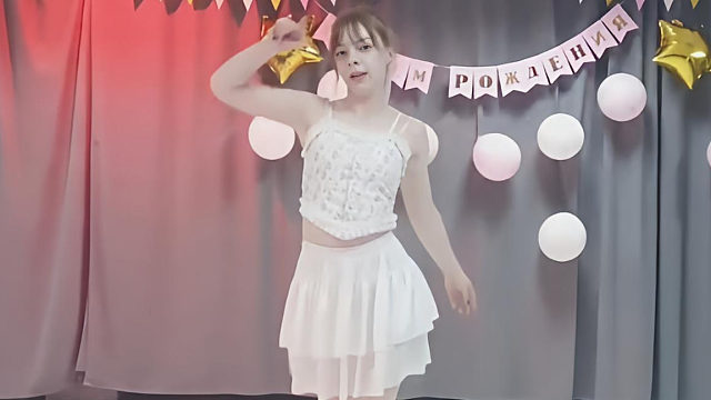 俄罗斯姑娘才艺表演24.03.22_烤肉(维多利亚)01