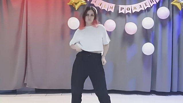 俄罗斯姑娘才艺表演24.03.22_帕丽娜