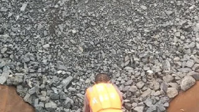 船舶卸货、船开船