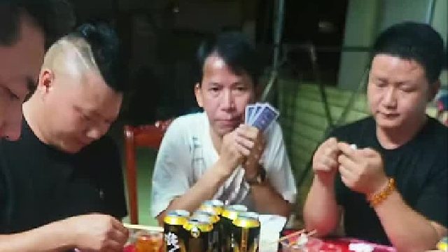 对面一群全部蒙逼……