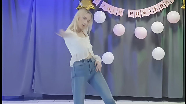 俄罗斯姑娘才艺表演24.03.22_秀儿(拉达)02