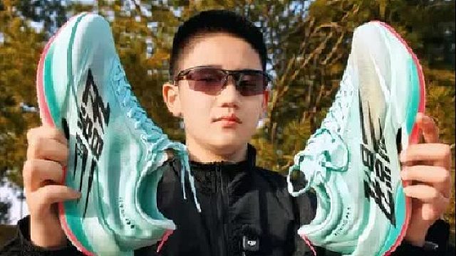 跑鞋开箱，我来就行！ 中乔飞影PB 6.0的配置如何，有何升级？ 一起开箱来看看