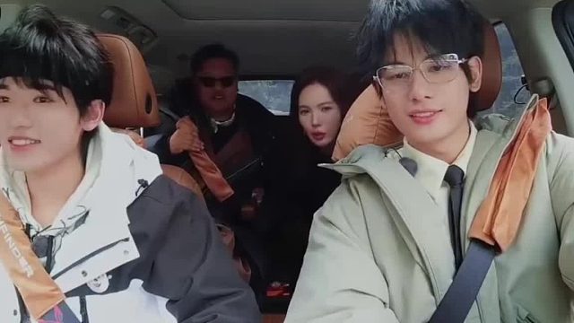 胡先煦 才是小孩哥长大了。一半内娱看着他长大的