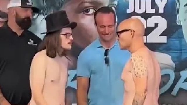 有点像要干拳击的意思