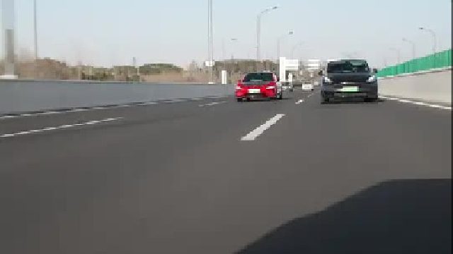 倘若我真把它贴成法拉利红 那你又该如何应对呢