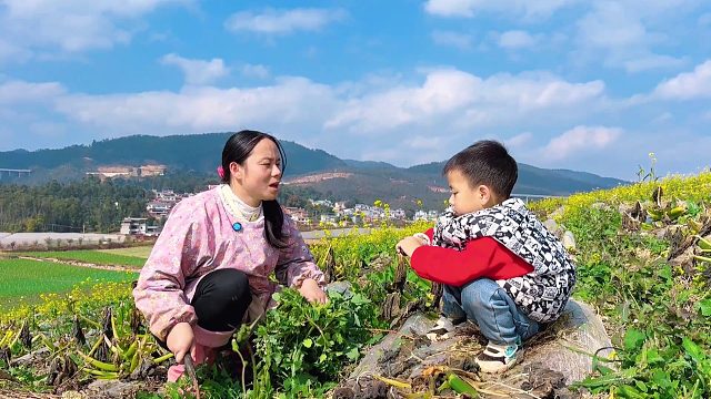 妈妈问3岁儿子：你长大会养我吗？孩子的回答真幽默