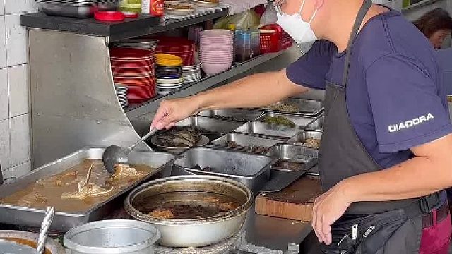 小菜一盘RM1！槟城RM0。60白粥