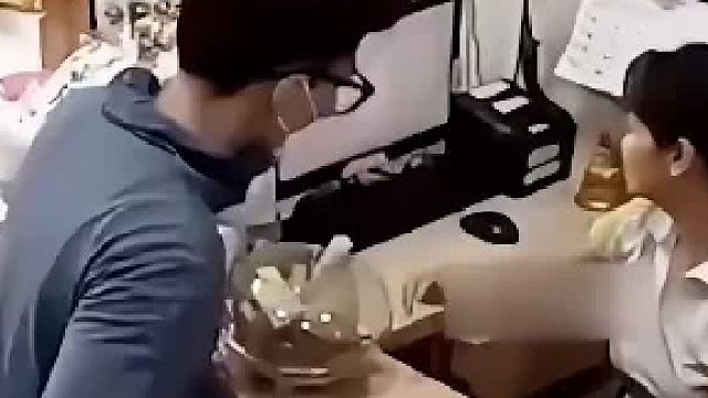 药效真好，可以坐着睡觉。