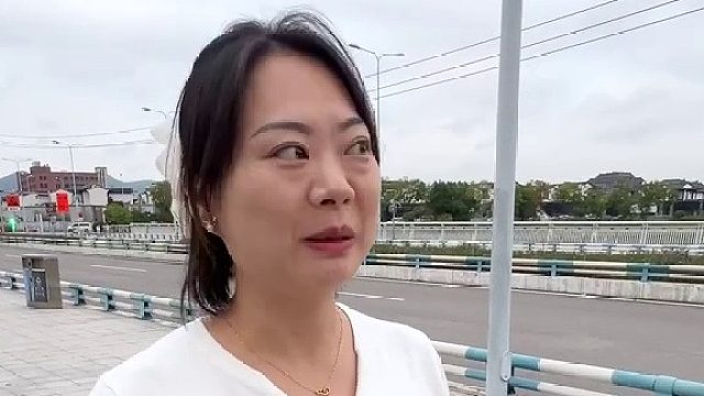 在重庆住200万带篮球场的别墅，还行吗？