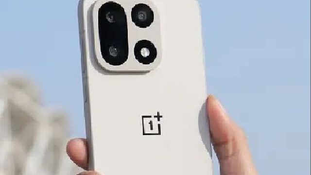 一加15：2025年游戏手机的「毕业神机」！ 配置太高了