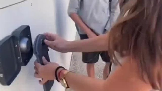 用布袋锁住手机并不能锁住学生的心