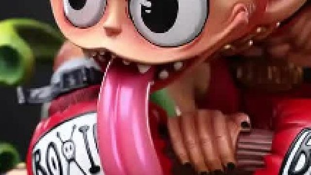 我是不是起猛了...这雕像不对劲吧