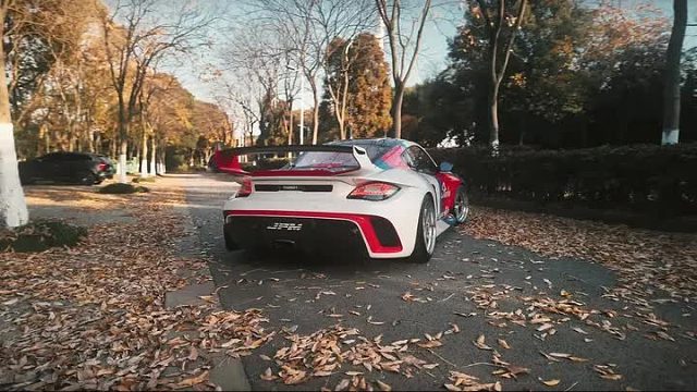 只是小时候的玩具变大了