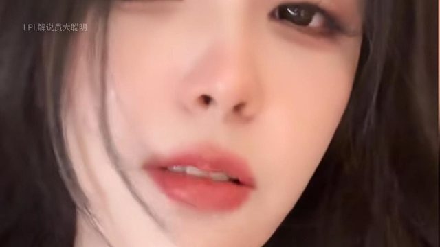 Rita被弹幕喷不好看一脸惊讶： 我怎么感觉挺好看的，没有昨天好看？