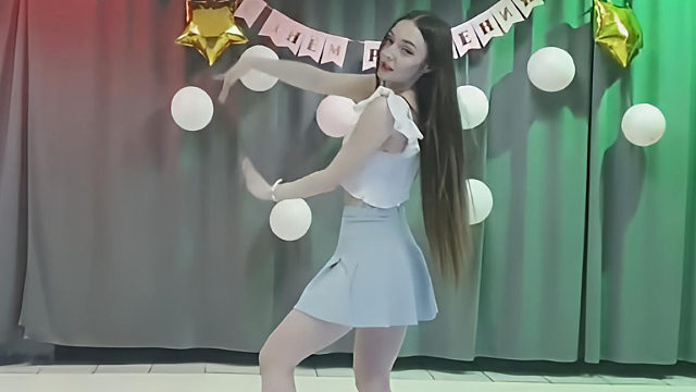 俄罗斯姑娘才艺表演24.03.26_空军(阿妮亚)07