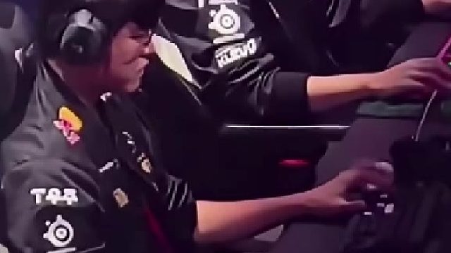 不管看多少次都会被Gumayusi的手速吓到