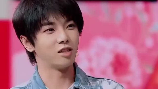 郭京飞直接表演了一个大变脸哈哈哈