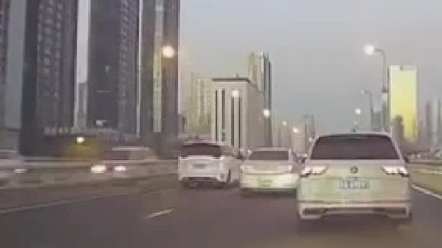 小车前车慢超车上去别车