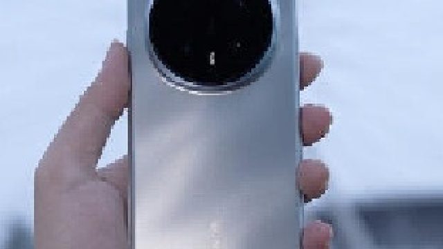 帮你们试过了，用它拍夜景不翻车