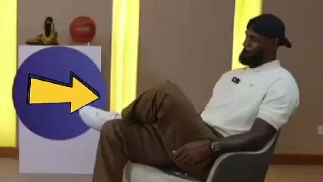 一个细节就暴露出了詹姆斯和库里修养的巨大区别