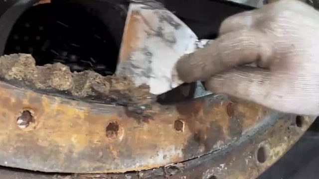 为什么工人会把大型齿轮当废铁卖？认不出这