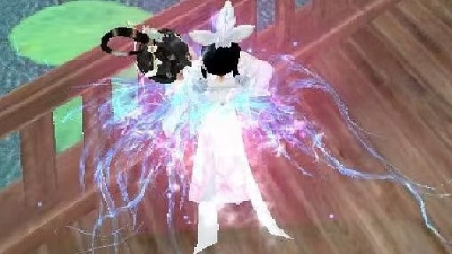 他在为我遮风挡雨，不去权衡得失。