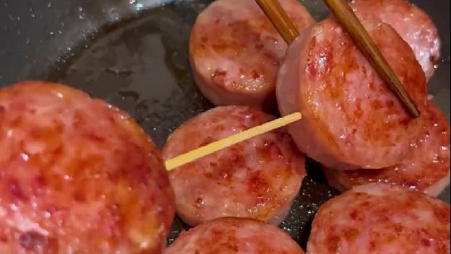 男大学生的宵夜