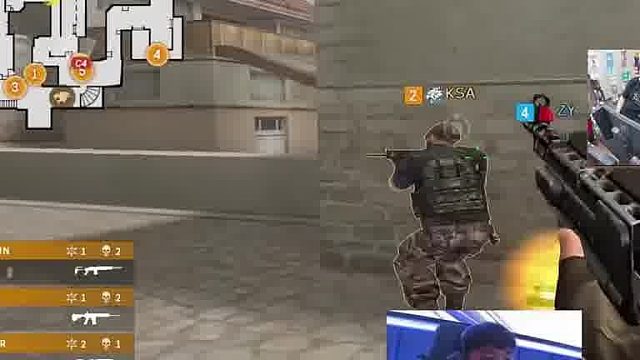 职业选手也不爱带包，C4丢地上 队友反手一丢，这一幕真的像极了我的排位队友