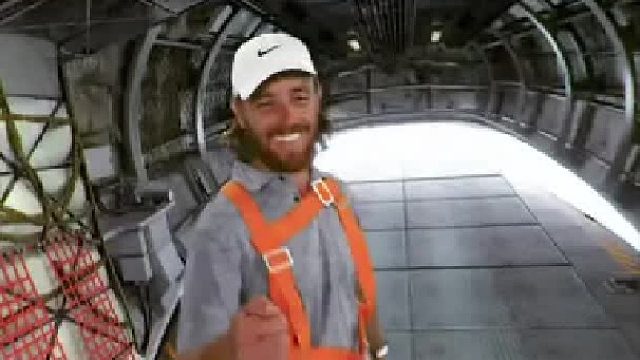 生命不该在沉默中腐朽，应该在激情中燃！