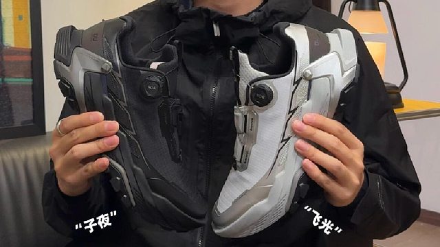 新鞋开箱 l 抢先解锁大坡王黑山跑山美学