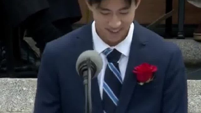 神似李现的美高华裔学霸演讲现场