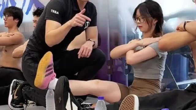 好臀必须配好髋，1个自测 3个髋关节灵活性训练动作 死髋也能练成活髋！