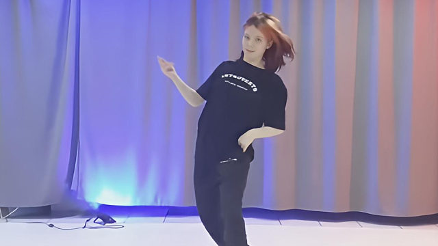 俄罗斯姑娘才艺表演24.03.27_小逗比(安娜)01